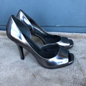 Jessica Simpson purple/gunmetal heels